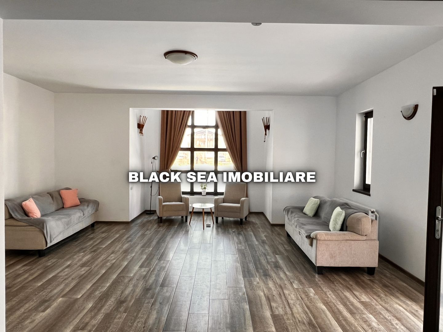 Vila P+1 de 5 camere l Mamaia Nord - Deschidere 23M l Teren 1564MP - Poză 3