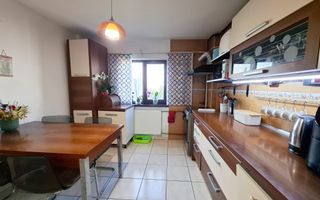 Apartament cu 3 camere, ultracentral - Poză 6