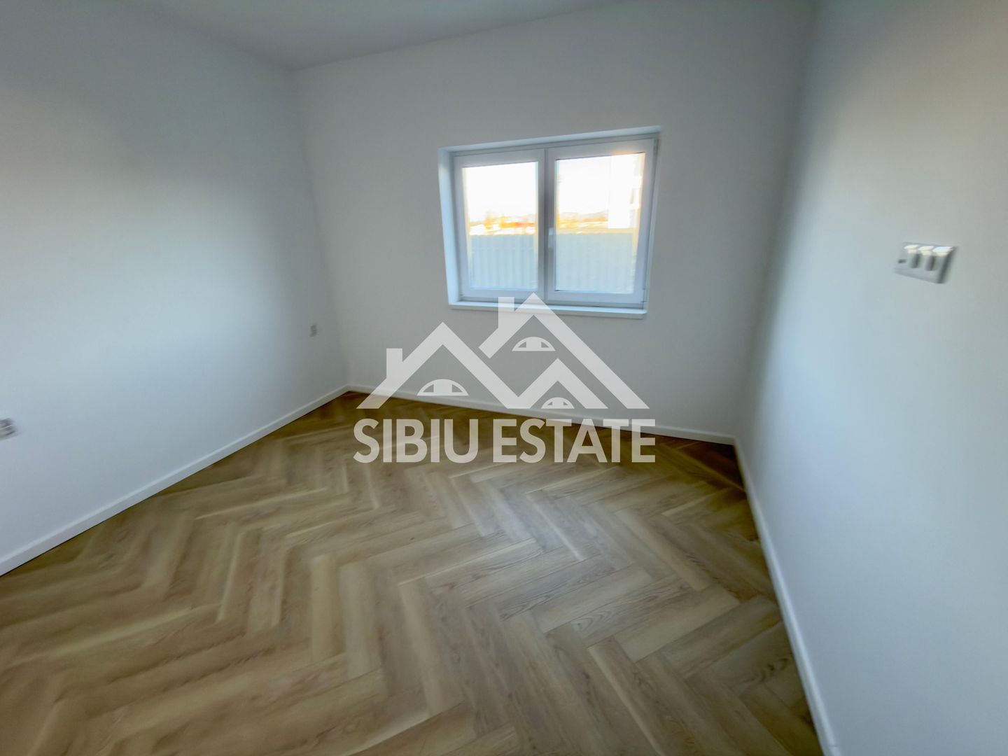 Apartament modern decomandat cu 2 camere si balcon în Șelimbăr - Poză 3