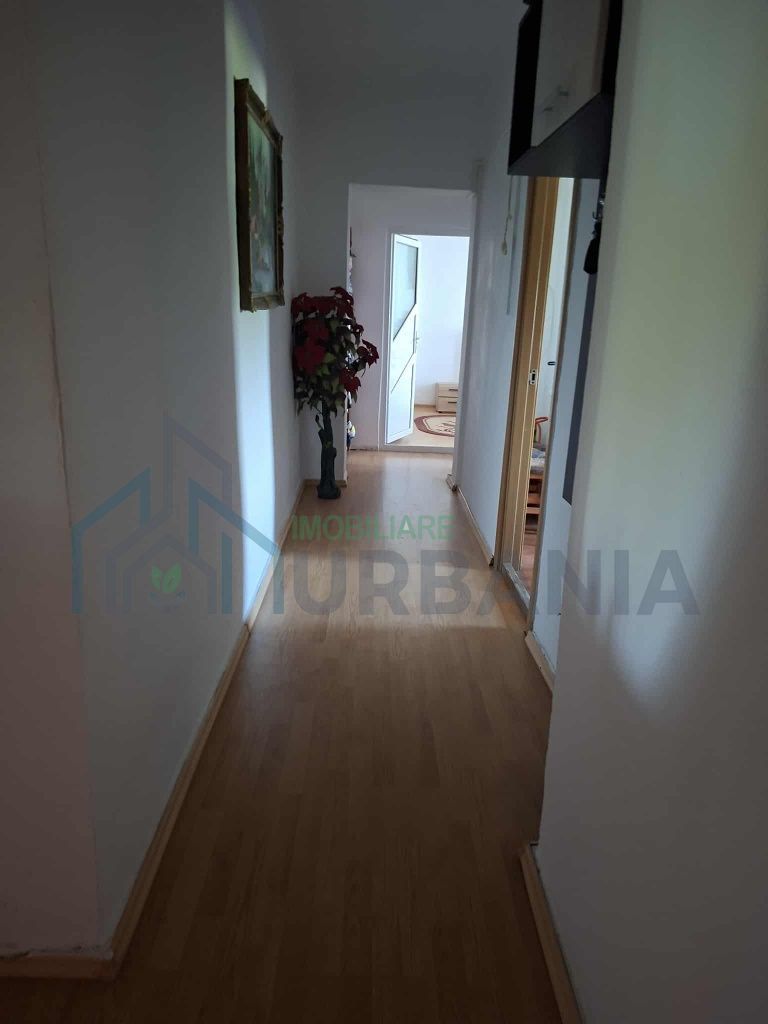 Apartament de vânzare - Poză 2