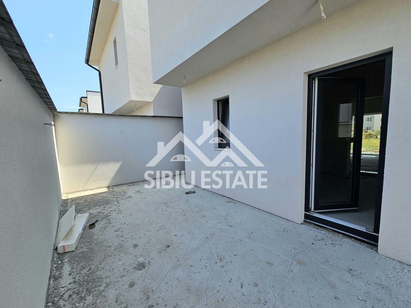 Casa noua 4 camere Selimbar central - Poză 24