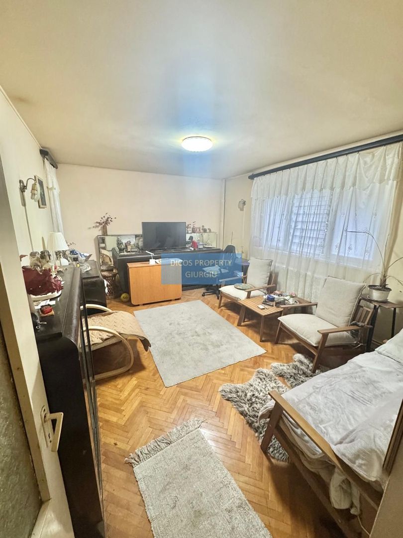 Apartament 3 camere -Centru - Poză 1