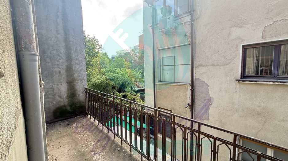 Eleganta, stil si mult potential intr-un apartament interbelic de 3 camere - Poză 11