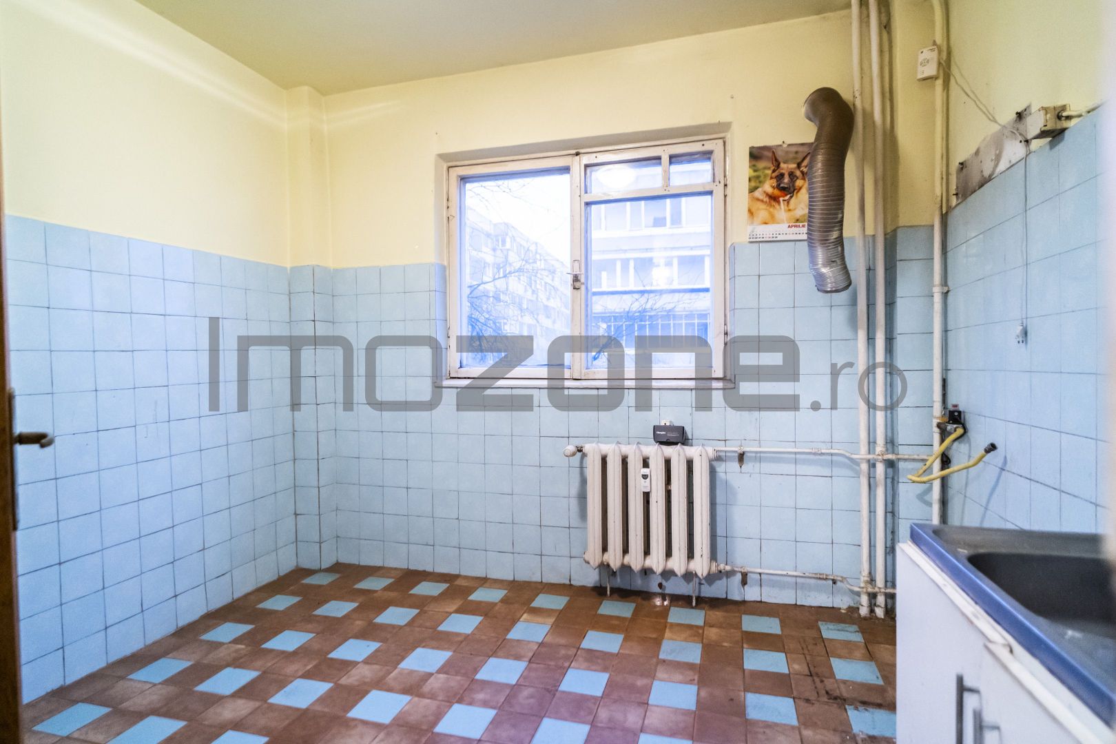 1 Mai nr. 29, 3 camere, 4/10, bloc stradal, c-tie 1980, bucatarie mare, 2 bai - Poză 6