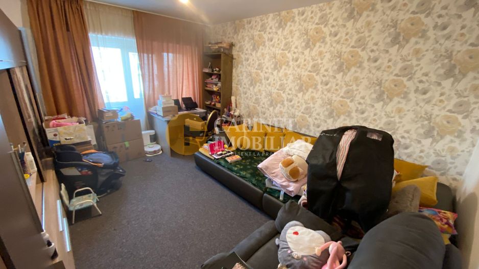 3 Camere Decomandat - Galata - Etaj 2 - Poză 11