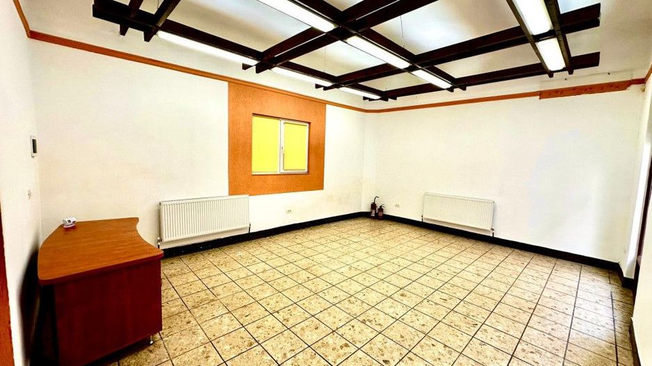 Oportunitate comerciala! Spatiu comercial situat in inima orasului,85mp-3 camere - Poză 2