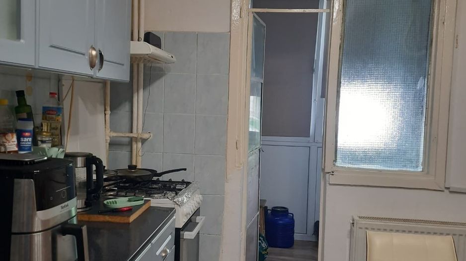 Apartament 4 camere-Aparatorii Patriei-Centrala proprie - Poză 2
