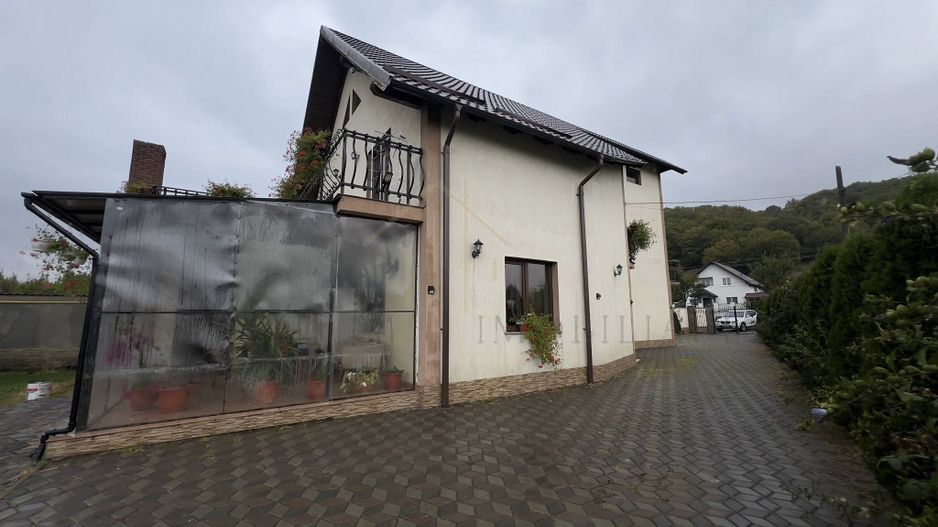 Casa de vanzare in Lupesti, la 10 km de Onesti - Poză 2