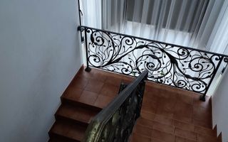 Vila 5 camere , zona Petru Rares -demisol+parter+etaj , pret negociabil ! - Poză 3