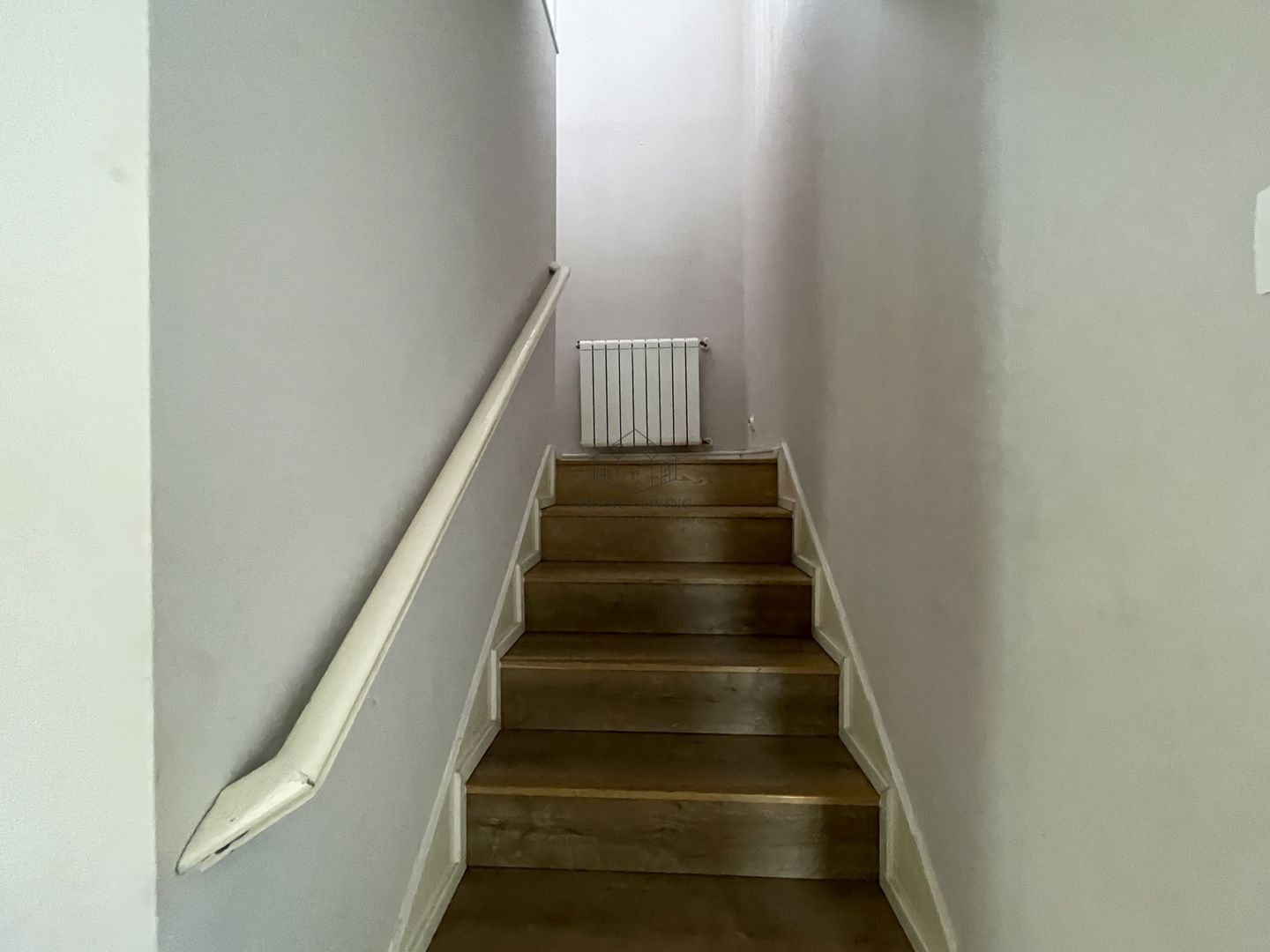 VILA SPATIOASA LA INCHIRIERE IN ZONA PIPERA LANGA SCOLI - Poză 9