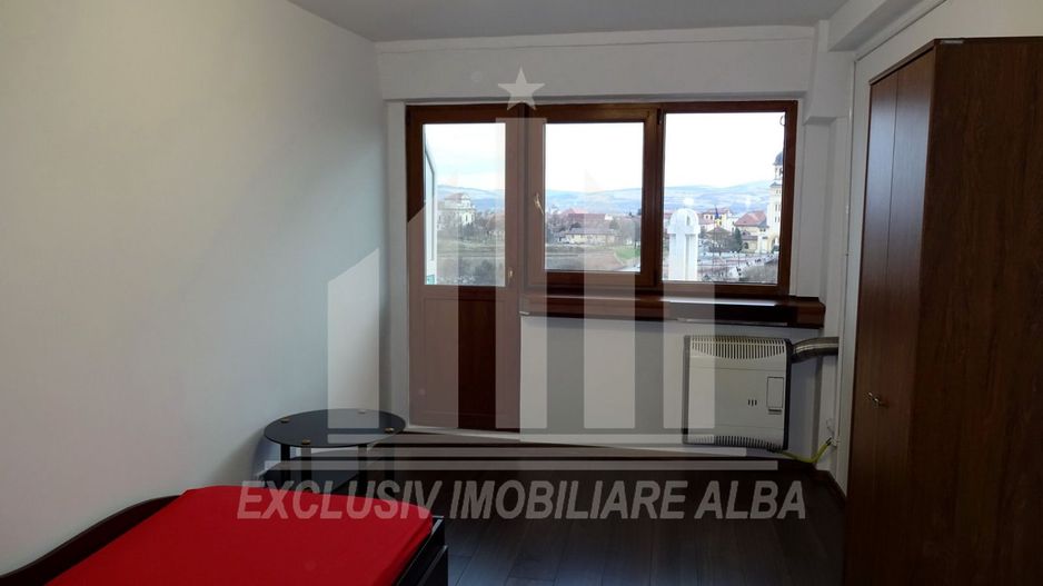 Apartament cu 4 camere decomandate, Cetate, M-uri - Poză 5