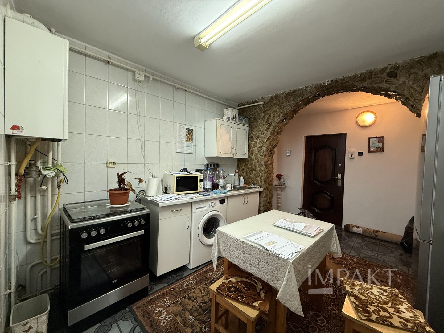 Apartament 2 Camere decomandate, etaj intermediar, zona Primaverii - Poză 1