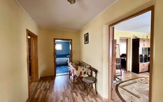 Casă cu teren 400 mp în oraș Gura Humorului - Poză 6