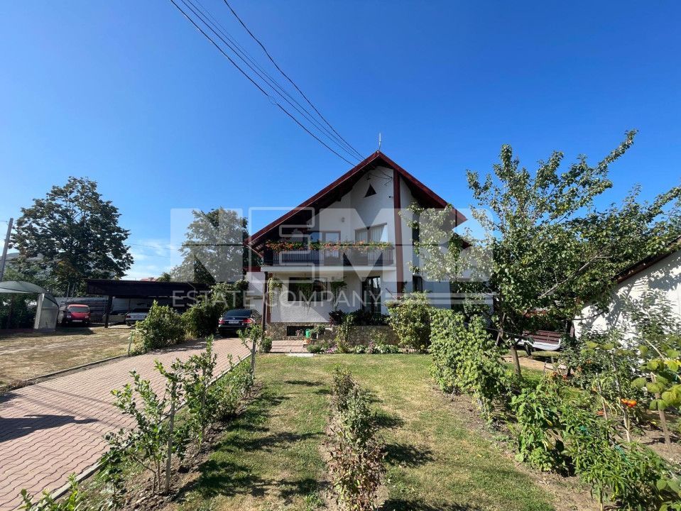 Casă cu etaj |teren generos| garaj dublu și seră | Oportunitate unică! - Poză 1