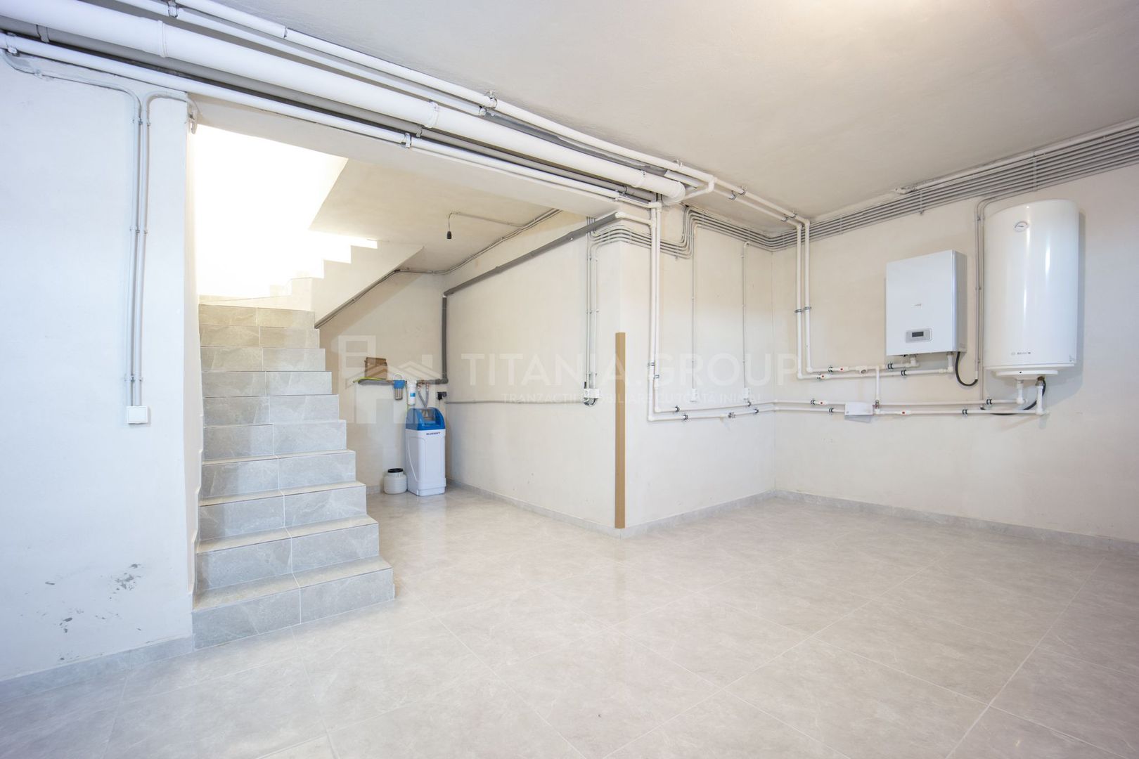 Prestigiu si eleganta! Proprietate de LUX, cu garaj si piscina -Harman - Poză 30