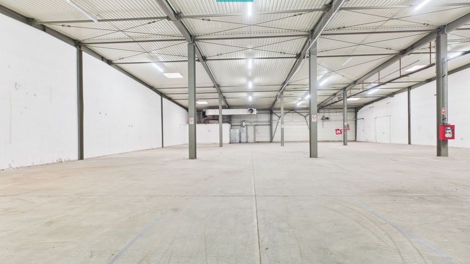 Hală și spații de birouri în Arad - Poză 2