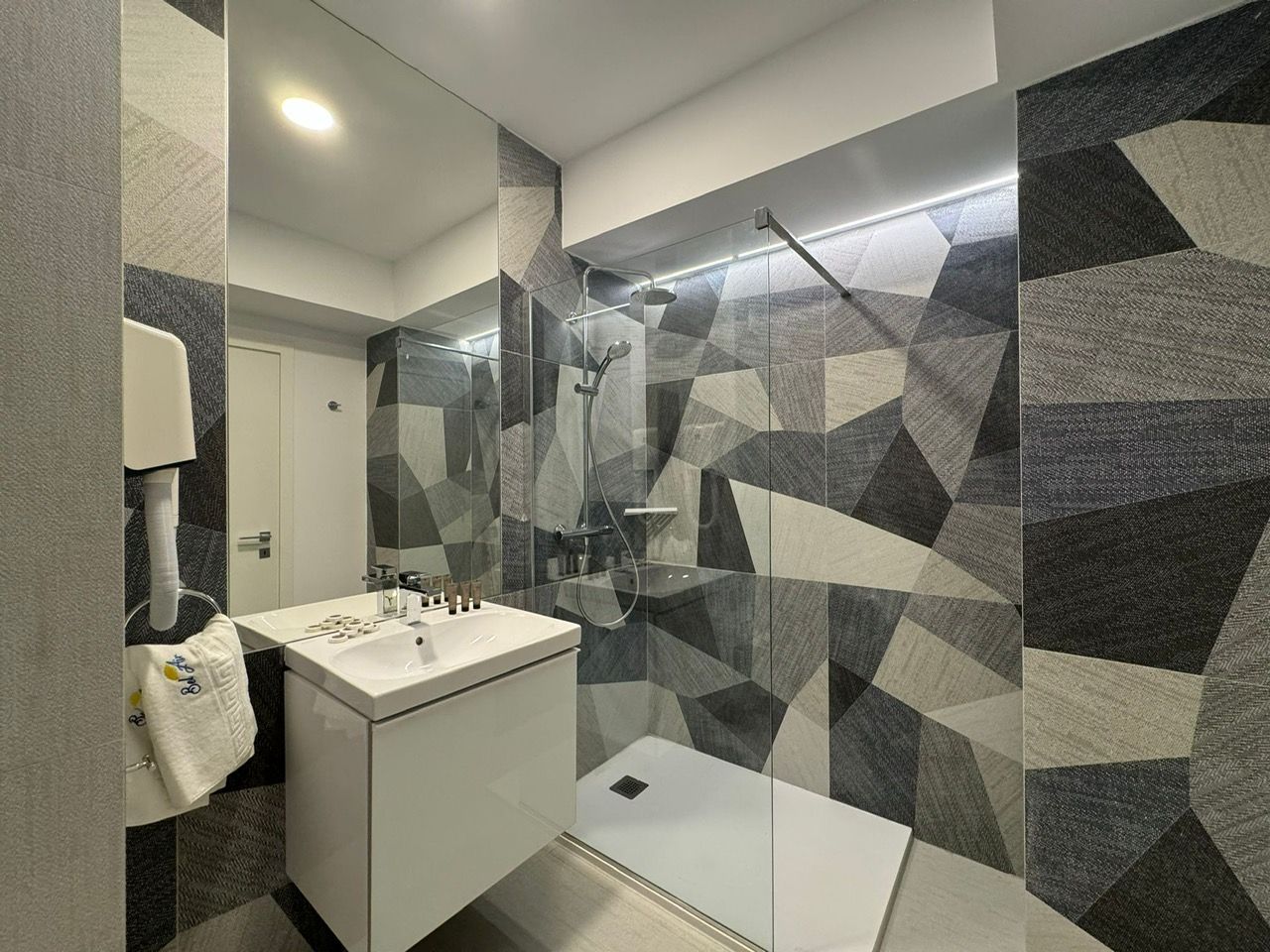 LOCUINTA IDEALA DE VACANTA MAMAIA - Poză 12