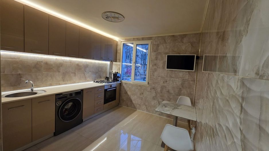 De vanzare Apartament 2 camere Drumul Taberei - Poză 5
