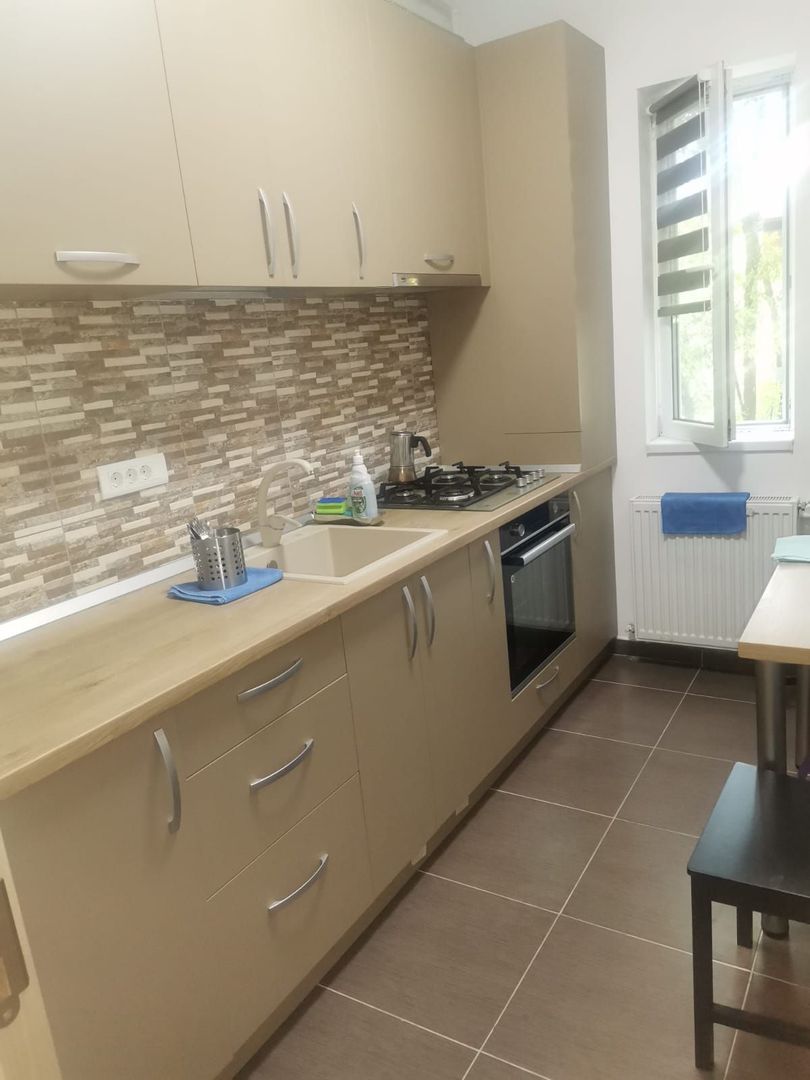 GARSONIERA - APARATORI, PET-FRIENDLY, BUCATARIE INCHISA, CENTRALA - Poză 1