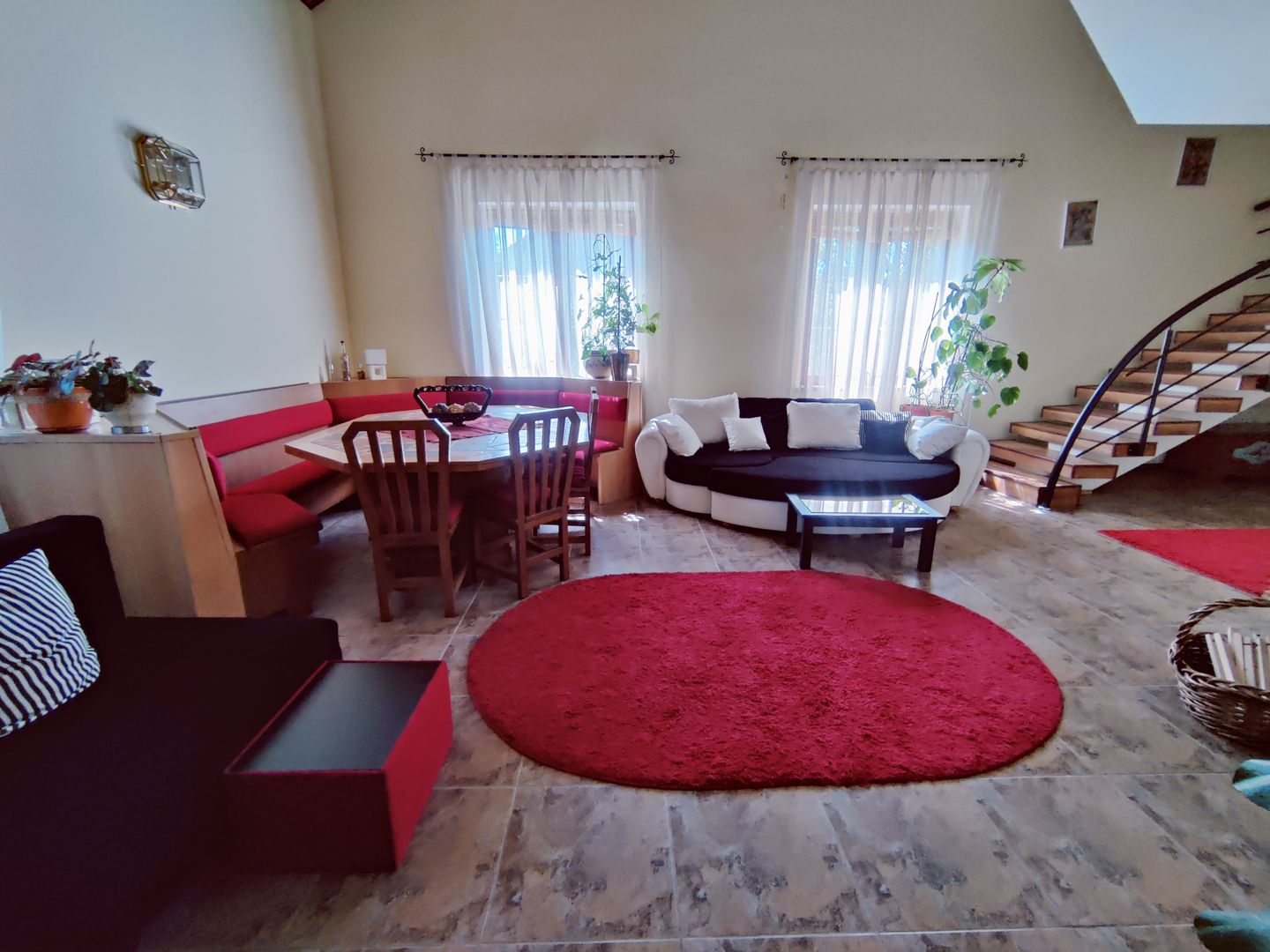 CASA INDIVIDUALA GHIRODA +TEREN 1752 MP - Poză 1