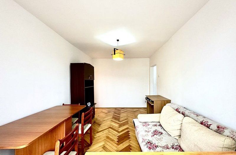 Apartament cu 3 camere de vânzare - Poză 3