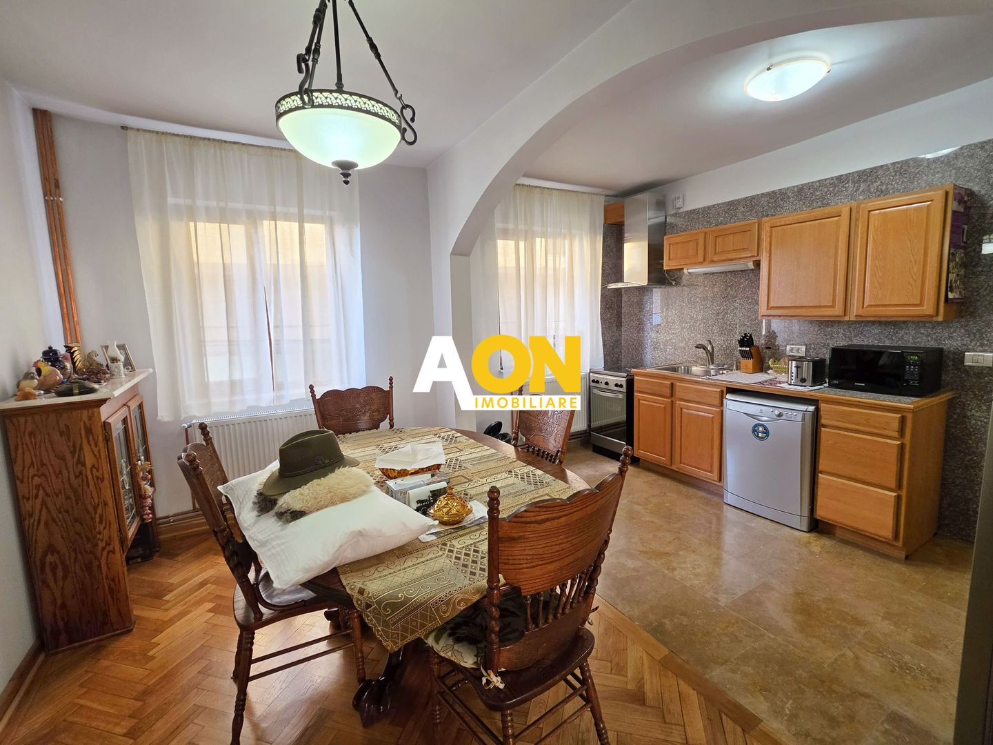 Duplex mobilat, utilat, 4 camere, garaj, zona exclusivista, Cetate - Poză 6