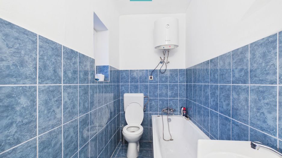 Casă 2 corpuri și 5 camere ultracentral în Curtici - Poză 11