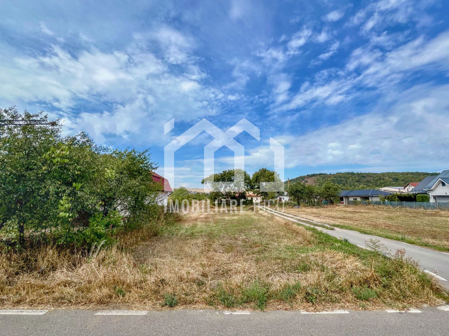 Loc de casa Jucu de Mijloc zona Panemar,  1129 mp | 14m front | asfalt - Poză 3