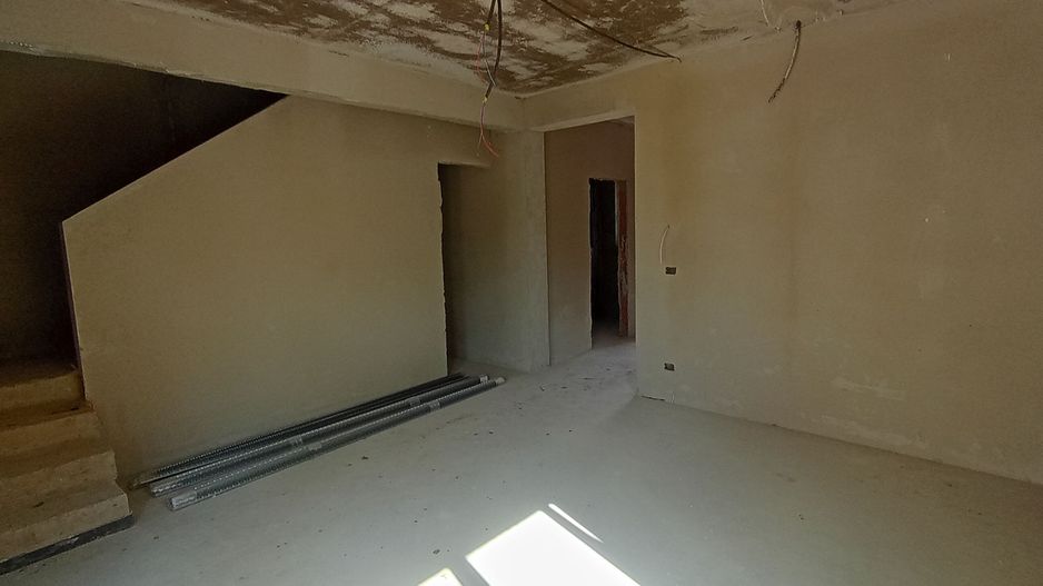 Sanandrei Duplex cu 4 Camere, Drum Asfaltat, Toate Utilitatiile - Poză 4