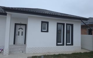 Casa 4 camere Crevedia - Poză 1