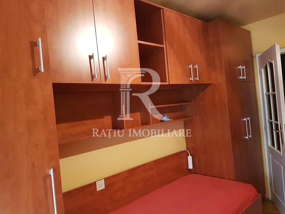 Apartament cu 3 camere | Etaj intermediar | Rogerius | Oradea - Poză 7