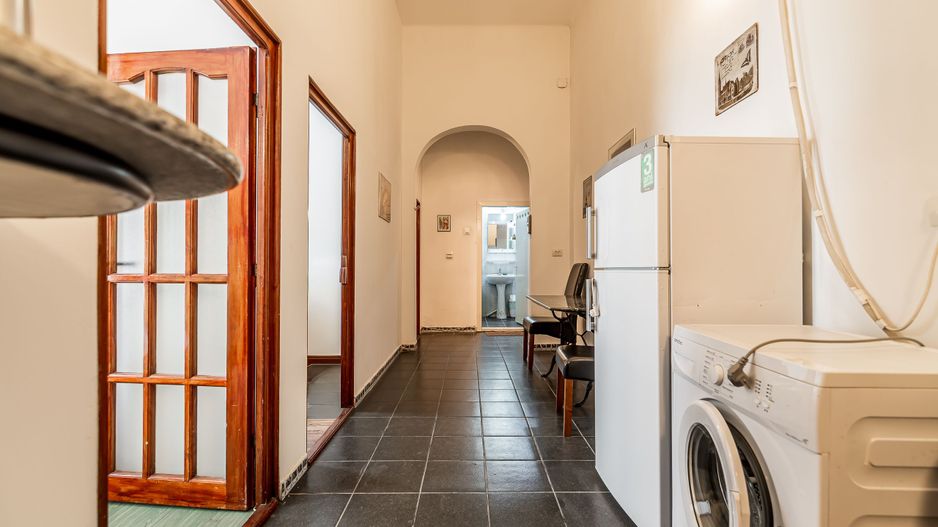 Apartament ultracentral cu 3 camere plus un bonus Comision 0 - Poză 2