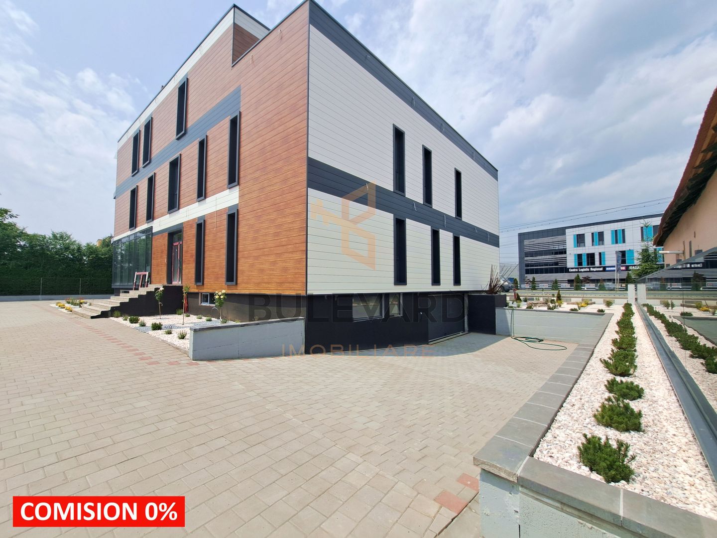 Cladire comerciala situata la drum intens circulat, 1365 mp utili + 20 parcari - Poză 7