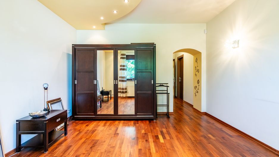 Vila premium de vanzare Balotesti/ piscina/ ponton/ deschidere la lac - Poză 19