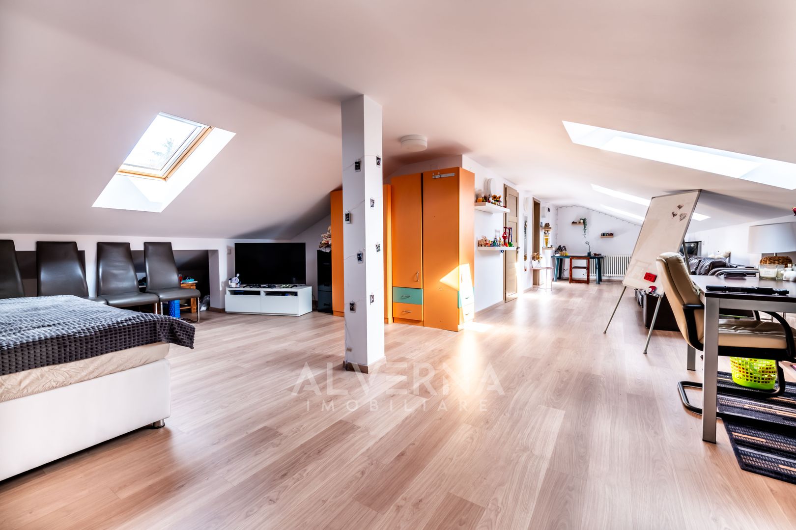 Casa individuala 268mp | 4 dormitoare + studio | 1100mp teren | Faget - Poză 27