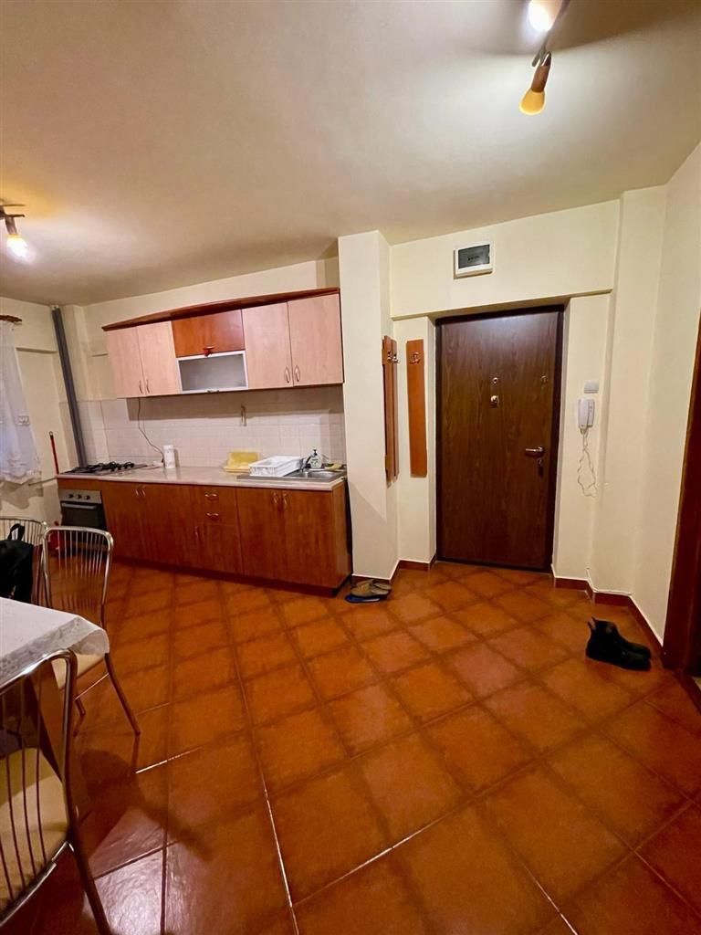 3 camere dec etaj 1 2 bai C Aradului la 10.min de MALL - Poză 2