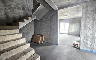 Casa 4 camere, 2 bai, curte si terasa Sibiu Calea Cisnadiei - Poză 4