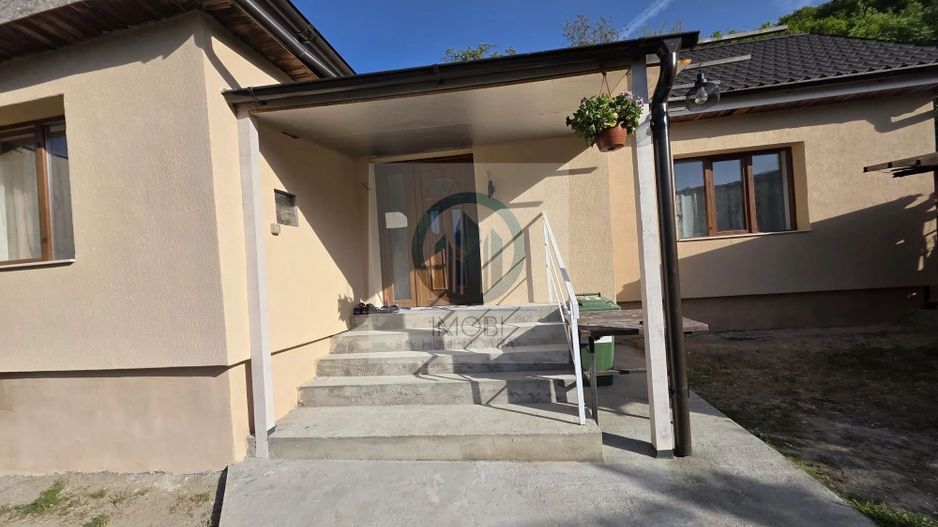 Casa renovata priveliște superba catre Cetatea Devei – Str. Calugareni - Poză 1