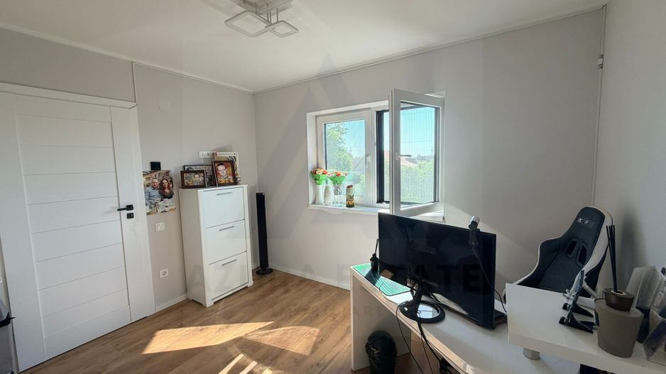 Casa individuala utilata 4 camere 120 mp utili garaj si teren Cristian - Poză 16