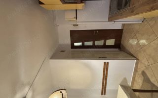 Apartament cu 3 camere în zonă centrală - Poză 9