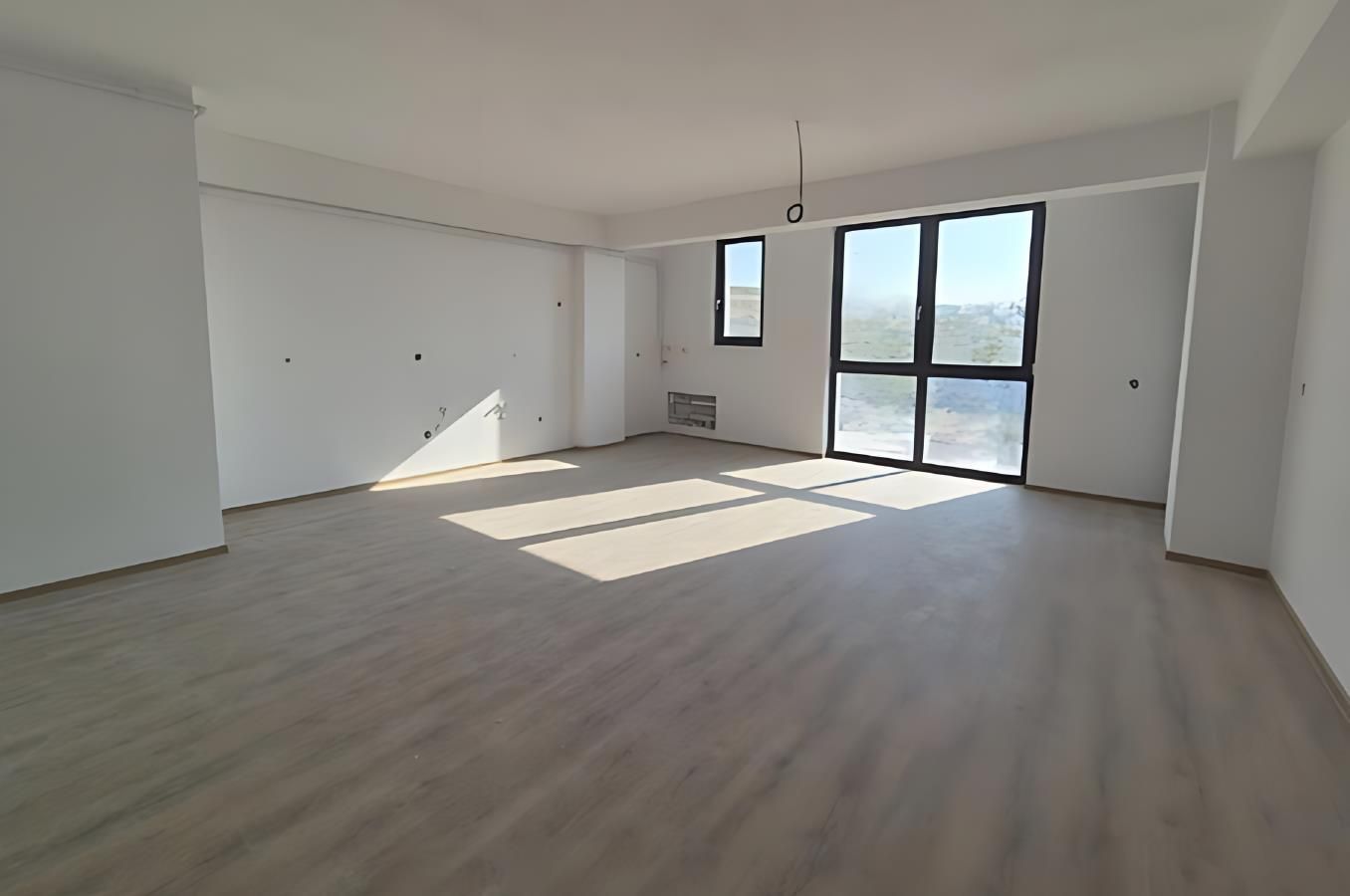 Apartament 3 camere, bloc nou, et.1, 67 mp.,Cetate - Poză 1