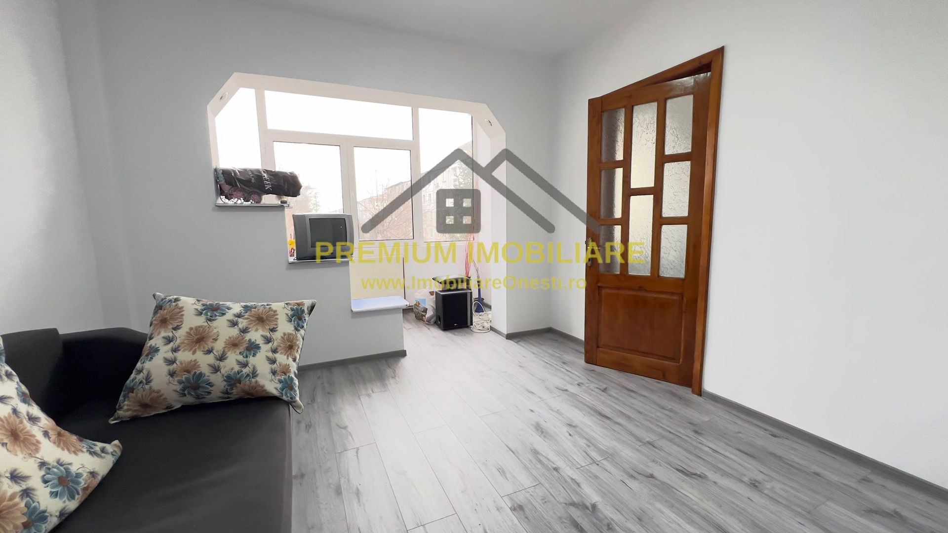 Apartament 2 Camere de vânzare în Onești – Zona centrală - Poză 2