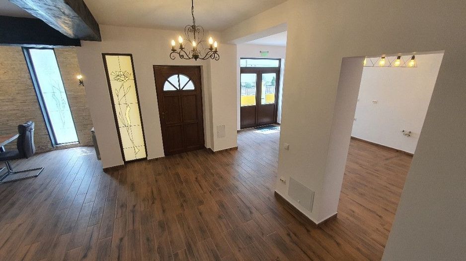 Vila de inchiriat in Erou Iancu Nicolae| 6 camere | - Poză 1