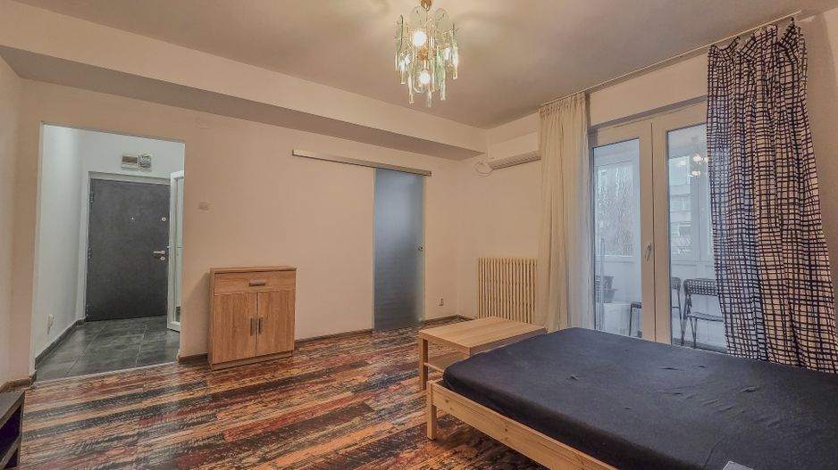 Garsonieră spațioasă de închiriat – Universitate | Str. Academiei - Poză 2