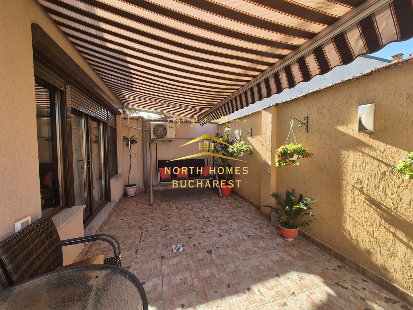 Ap 3 camere cu parcare subterana si curte in vila in zona Dămăroaia - Poză 2