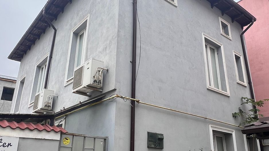 Cladire 23 de camere cu teren 554 mp - Poză 2