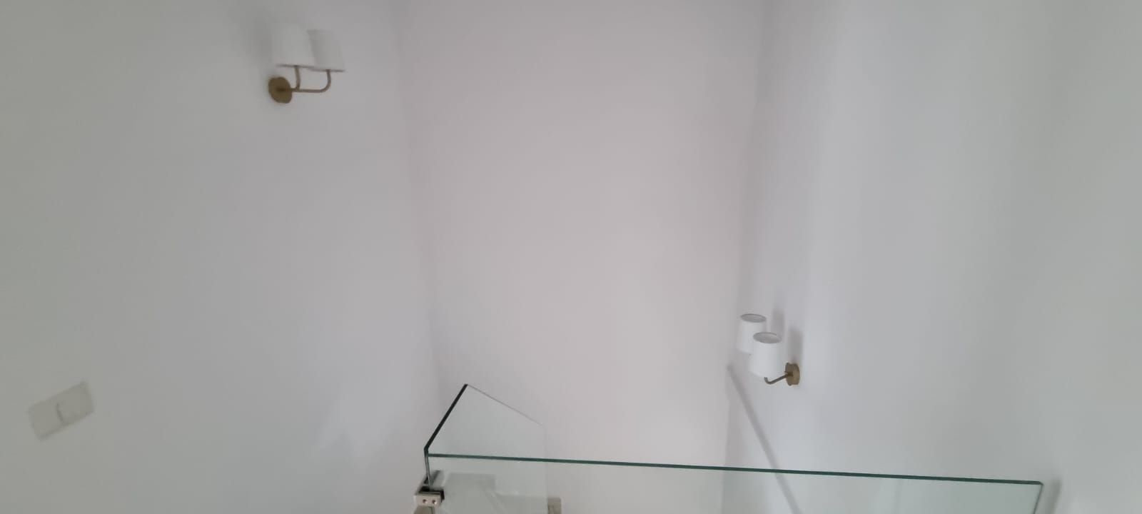 Reședință Modernă cu Finisaje Distinse - Poză 14