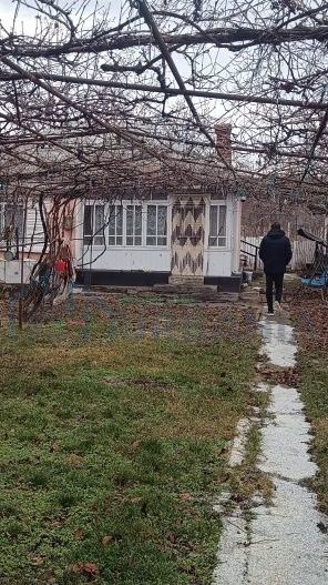 Casă bătrânească și teren in Tomești - Poză 3