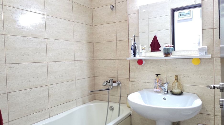 Apartament cu 2 camere tip ”open-space”, mobilat și utilat, zona CRUCEA GĂRII; - Poză 10