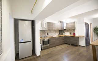 De vanzare Apartament cu 4 camere si dependite-  Ultra central- strada sepcari 9 - Poză 6